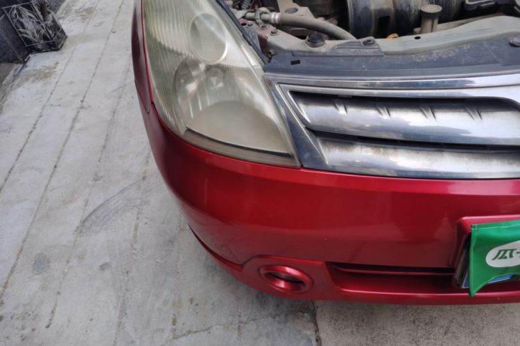 Used Nissan Livina 2010 Jingyue Edition 1.6L Manual All-Around Model Right Front Headlight