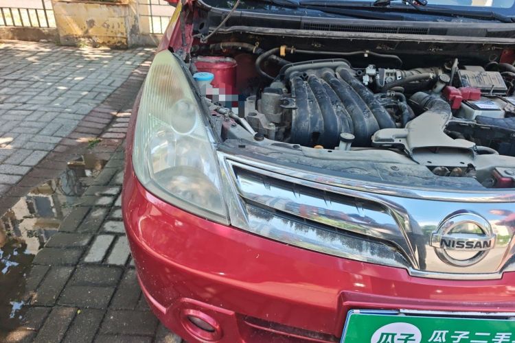 Used Nissan Livina 2010 Jingyue Edition 1.6L Manual Supercharged Model Right Front Headlight