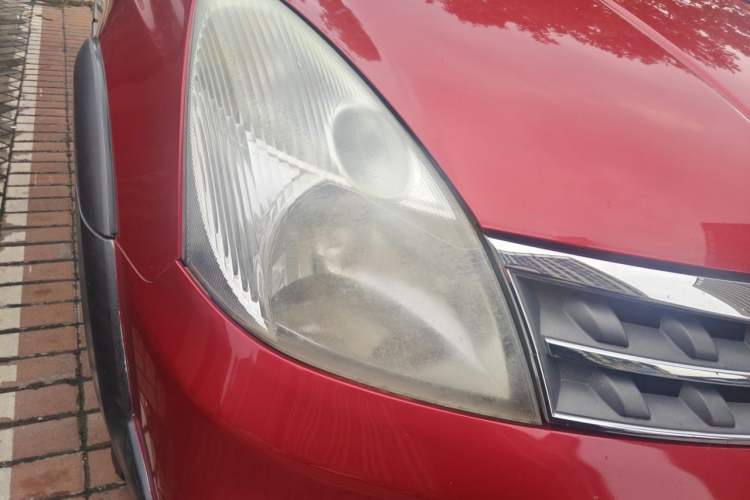 Used Nissan Livina 2010 Jingrui Edition 1.6L Automatic Smart Model Right Front Headlight