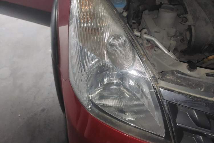 Used Nissan Livina 2010 Jingrui Edition 1.6L Automatic Smart Model Right Front Headlight