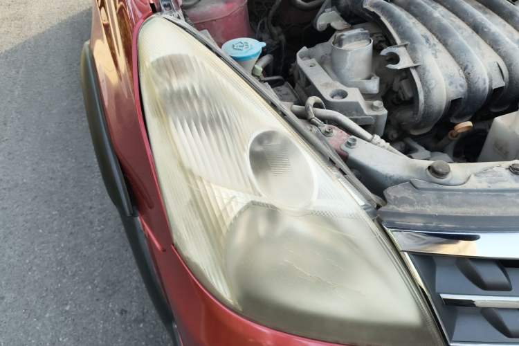 Used Nissan Livina 2010 Jingyue Edition 1.6L Automatic All-in-One Model Right Front Headlight