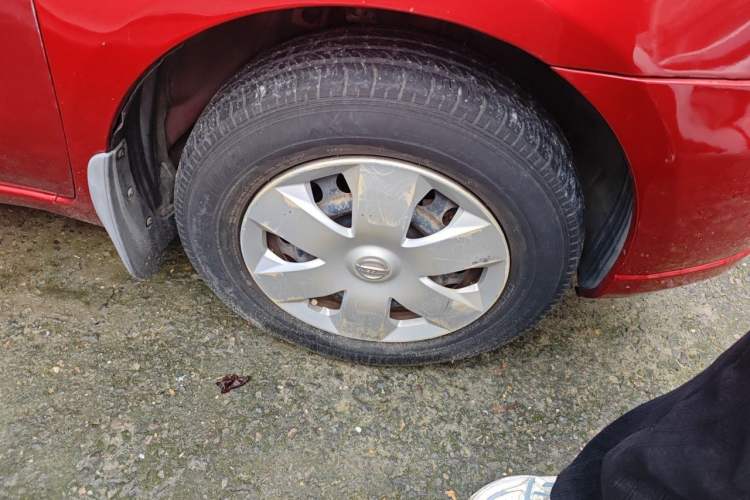Used Nissan Livina 2010 Jingyue Edition 1.6L Manual All-Around Model Right Front Wheel Hub