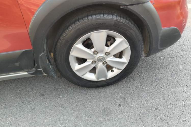 Used Nissan Livina 2010 Jingyue Edition 1.6L Automatic All-in-One Model Right Front Wheel Hub