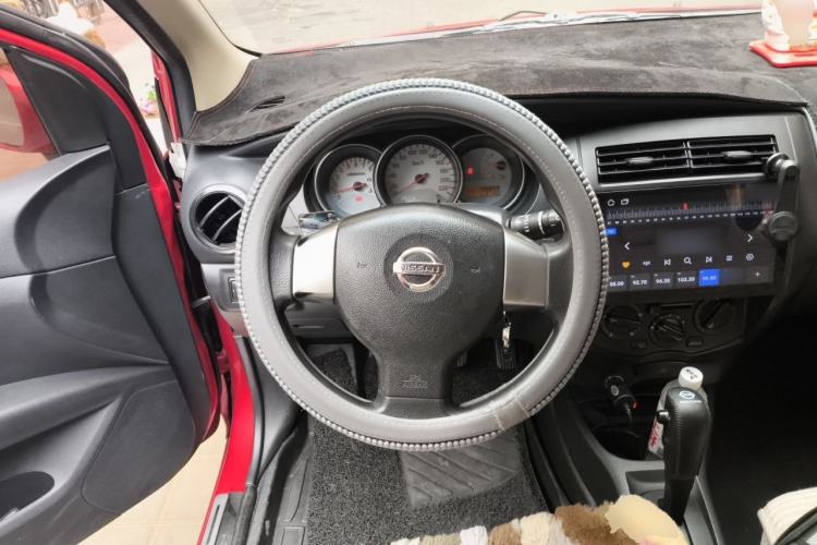 Used Nissan Livina 2010 Jingyue Edition 1.6L Automatic Supercharged Model Steering Wheel