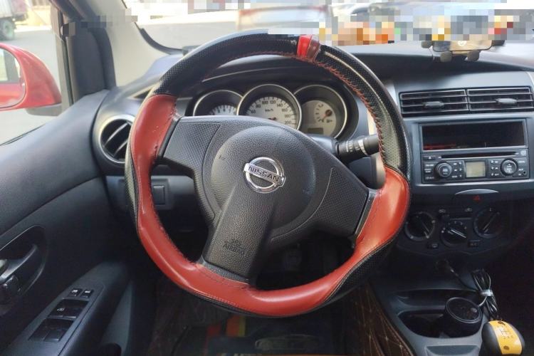 Used Nissan Livina 2010 Jingyue Edition 1.6L Manual All-Around Model Steering Wheel