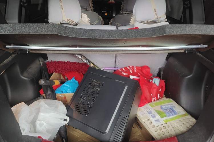 Used Nissan Livina 2010 Jingrui Edition 1.6L Automatic Smart Model Trunk