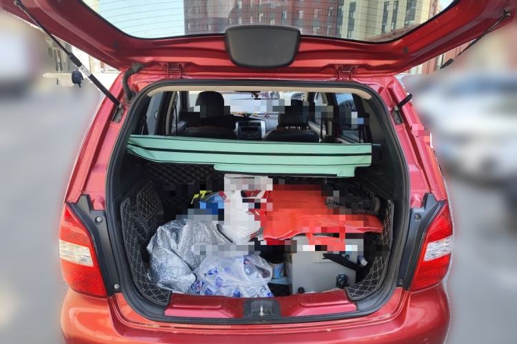 Used Nissan Livina 2010 Jingyue Edition 1.6L Manual All-Around Model Trunk