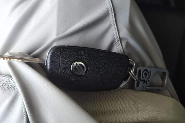 Used Nissan Livina 2010 JINRUI Edition 1.6L Automatic Standard Model Vehicle Key