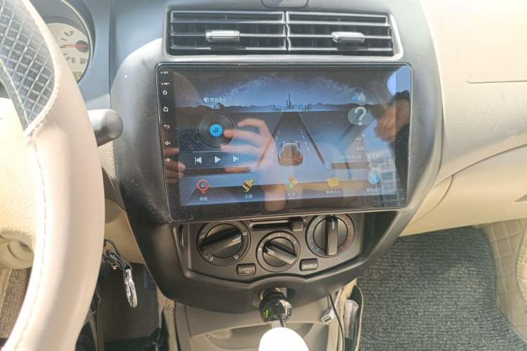 Used Nissan Livina 2010 Jingyue Edition 1.6L Automatic All-in-One Model Audio And AC Panel