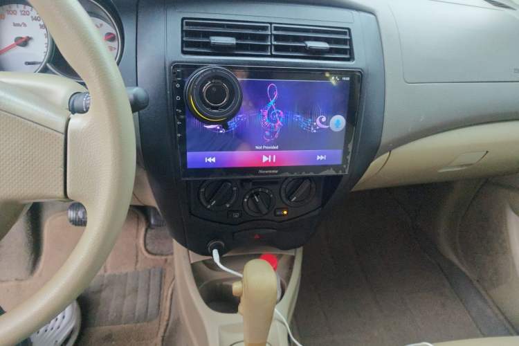 Used Nissan Livina 2010 Jingyue Edition 1.6L Automatic All-in-One Model Audio And AC Panel