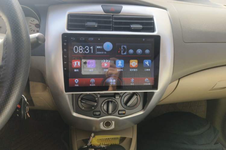 Used Nissan Livina 2010 Jingyue Edition 1.6L Manual All-Around Model Audio And AC Panel