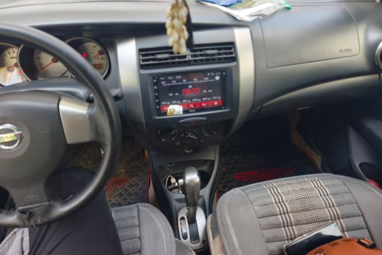Used Nissan Livina 2010 JINRUI Edition 1.6L Automatic Standard Model Audio And AC Panel