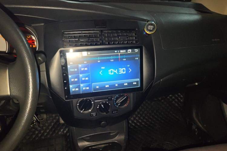 Used Nissan Livina 2010 Jingrui Edition 1.6L Manual Standard Model Audio And AC Panel