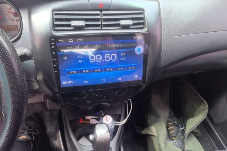 Used Nissan Livina 2010 Jingrui Edition 1.6L Automatic Smart Model Audio And AC Panel