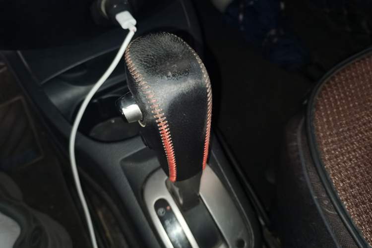 Used Nissan Livina 2010 Jingrui Edition 1.6L Automatic Smart Model Audio And AC Panel