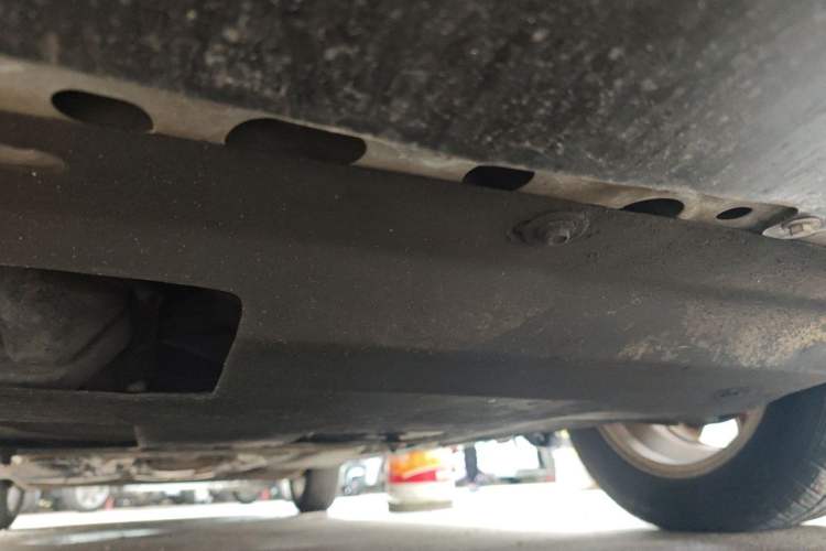 Used Nissan Livina 2010 Jingrui Edition 1.6L Manual Standard Model Chassis Front
