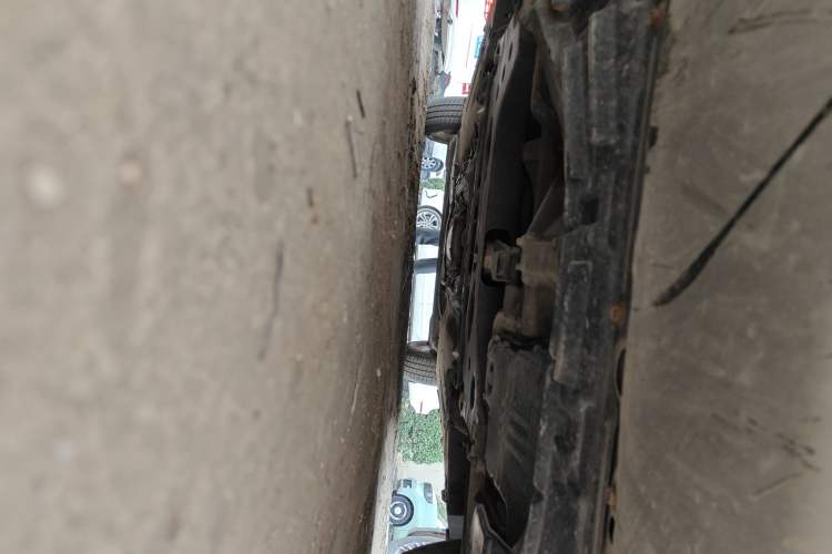 Used Nissan Livina 2010 JINRUI Edition 1.6L Automatic Standard Model Chassis Front
