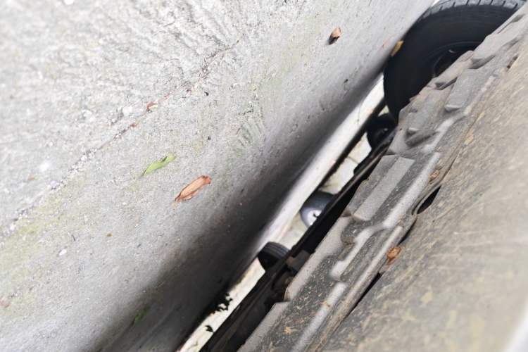 Used Nissan Livina 2010 Jingyue Edition 1.6L Manual All-Around Model Chassis Front