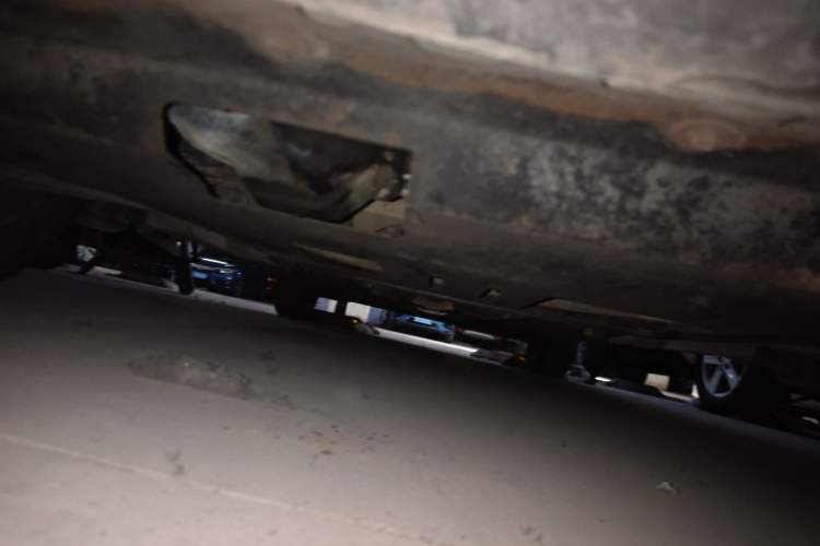 Used Nissan Livina 2010 Jingyue Edition 1.6L Manual All-Around Model Chassis Front
