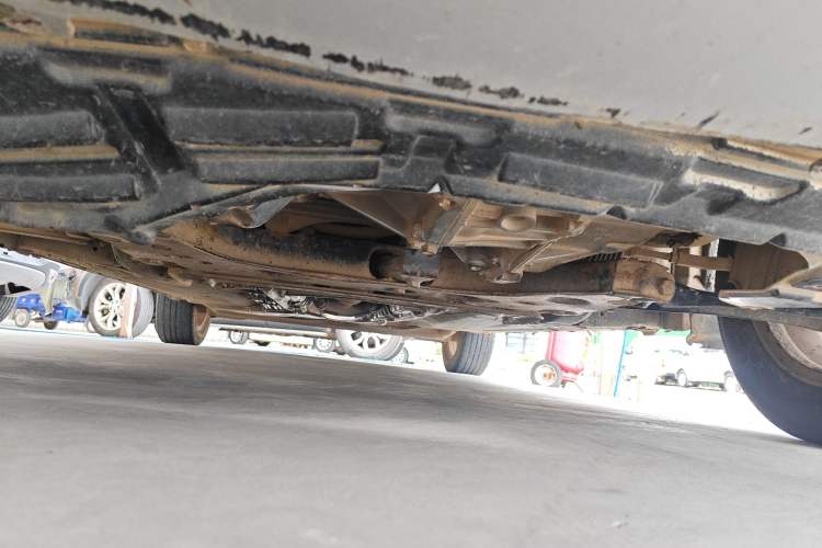Used Nissan Livina 2010 Jingrui Edition 1.6L Manual Standard Model Chassis Front
