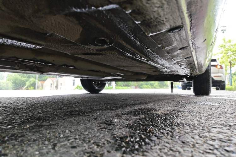 Used Nissan Livina 2010 Jingyue Edition 1.6L Manual All-Around Model Chassis Front Left