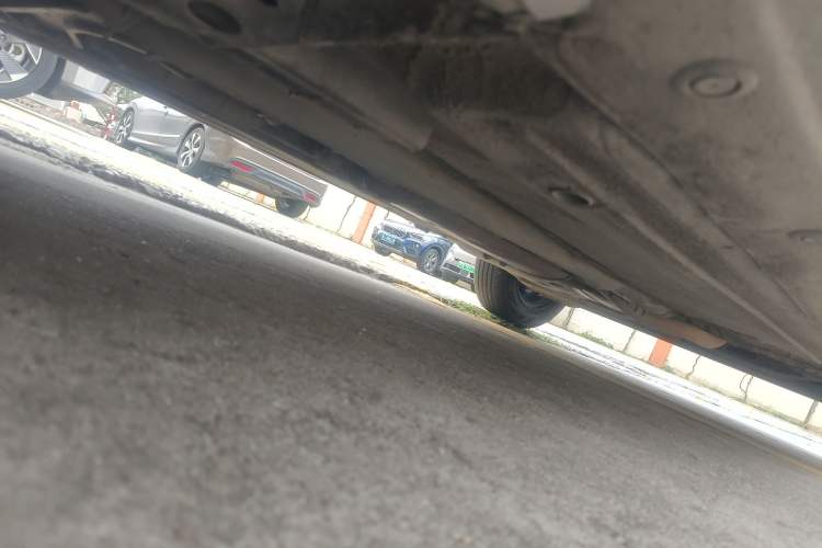 Used Nissan Livina 2010 Jingyue Edition 1.6L Automatic Supercharged Model Chassis Front Left