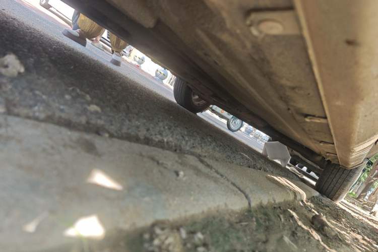 Used Nissan Livina 2010 JINRUI Edition 1.6L Automatic Standard Model Chassis Front Left