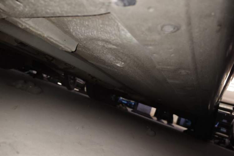 Used Nissan Livina 2010 Jingyue Edition 1.6L Manual All-Around Model Chassis Front Left