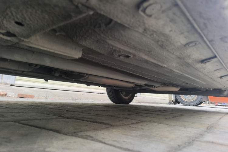 Used Nissan Livina 2010 Jingrui Edition 1.6L Manual Standard Model Chassis Front Left