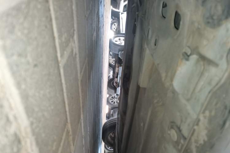 Used Nissan Livina 2010 Jingrui Edition 1.6L Automatic Smart Model Chassis Front Left