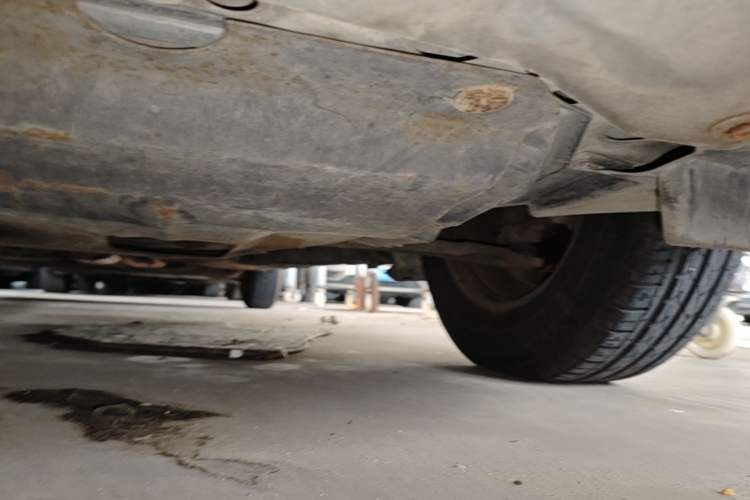 Used Nissan Livina 2010 Jingyue Edition 1.6L Automatic Supercharged Model Chassis Front Left