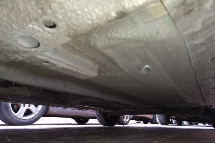 Used Nissan Livina 2010 Jingyue Edition 1.6L Manual All-Around Model Chassis Front Left