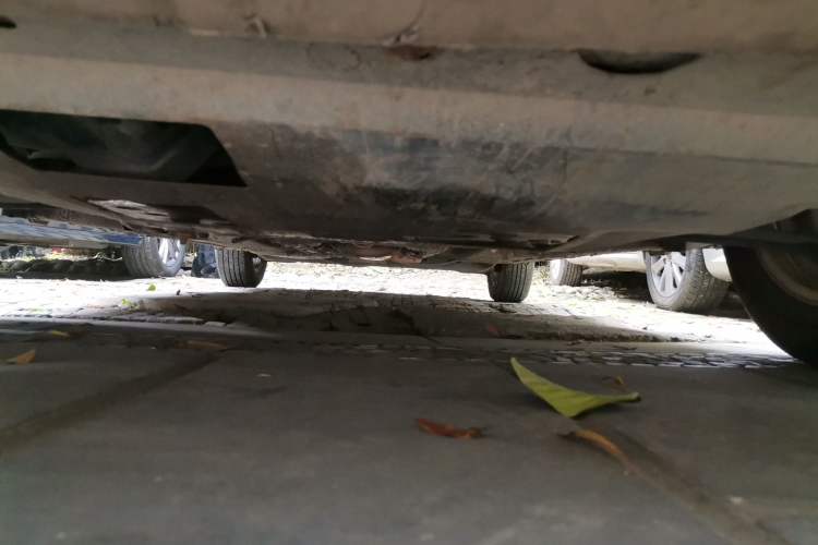 Used Nissan Livina 2010 Jingyue Edition 1.6L Manual All-Around Model Chassis Front