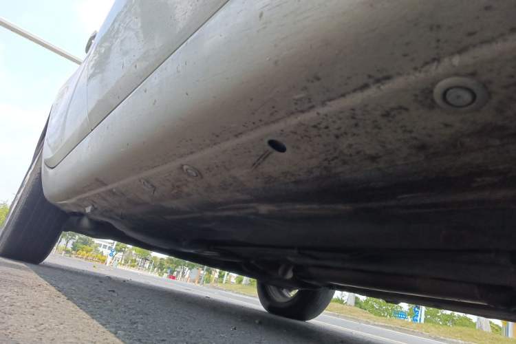 Used Nissan Livina 2010 Jingyue Edition 1.6L Automatic XuanNeng Model Chassis Front Right
