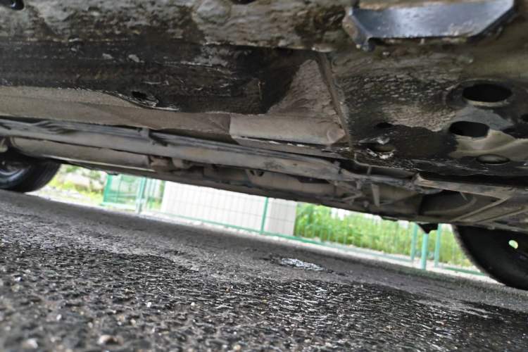 Used Nissan Livina 2010 Jingyue Edition 1.6L Manual All-Around Model Chassis Front Right