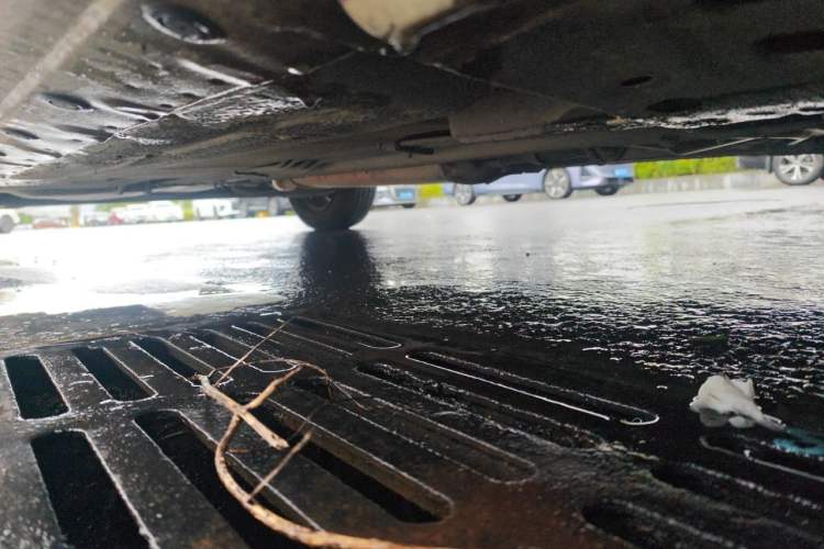 Used Nissan Livina 2010 Jingyue Edition 1.6L Automatic All-in-One Model Chassis Front Right