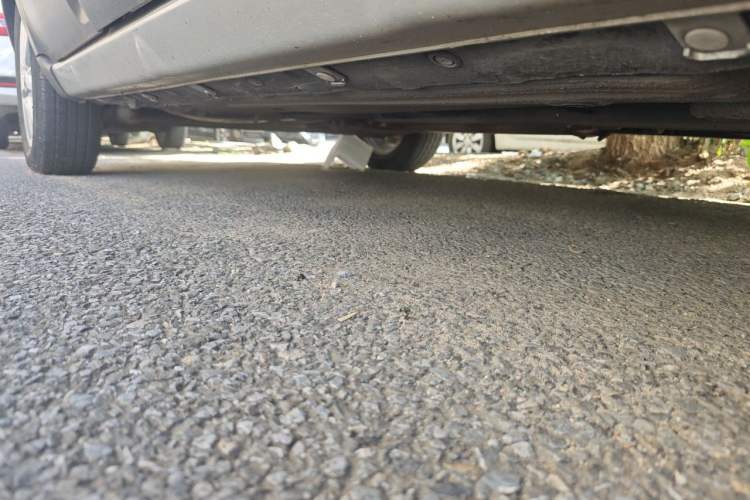 Used Nissan Livina 2010 JINRUI Edition 1.6L Automatic Standard Model Chassis Front Right