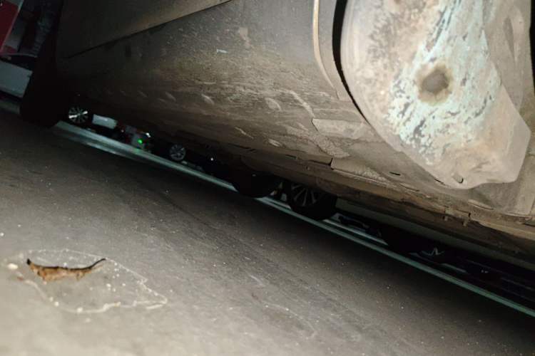 Used Nissan Livina 2010 Jingyue Edition 1.6L Manual All-Around Model Chassis Front Right