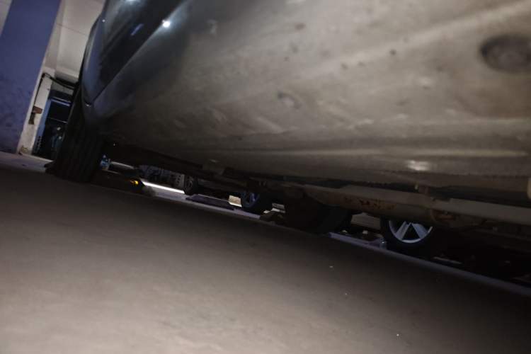 Used Nissan Livina 2010 Jingyue Edition 1.6L Manual All-Around Model Chassis Front Right