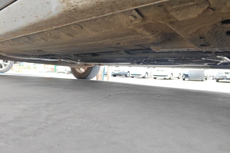 Used Nissan Livina 2010 Jingrui Edition 1.6L Manual Standard Model Chassis Front Right