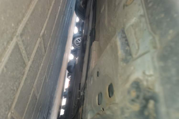 Used Nissan Livina 2010 Jingrui Edition 1.6L Automatic Smart Model Chassis Front Right