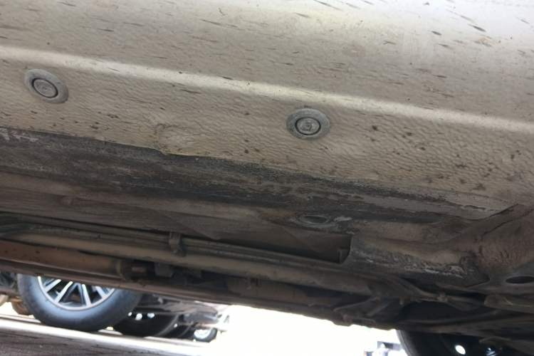 Used Nissan Livina 2010 Jingyue Edition 1.6L Automatic All-in-One Model Chassis Front Right