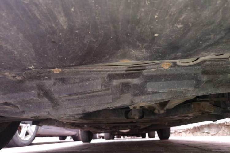 Used Nissan Livina 2010 Jingyue Edition 1.6L Manual All-Around Model Chassis Front