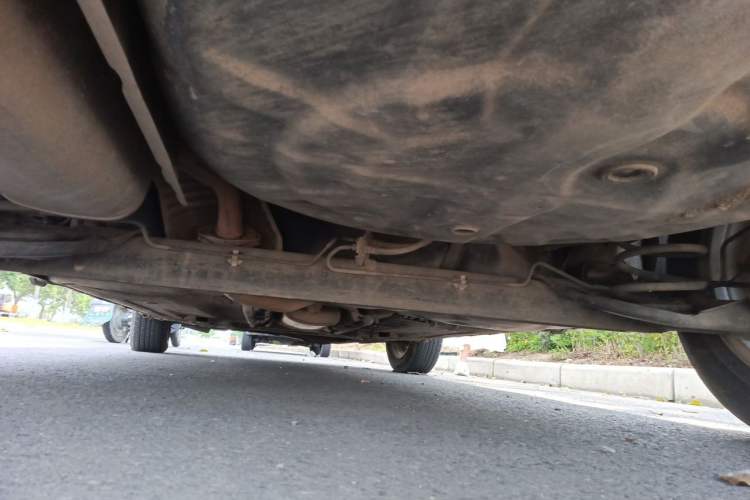 Used Nissan Livina 2010 Jingyue Edition 1.6L Automatic XuanNeng Model Chassis Rear