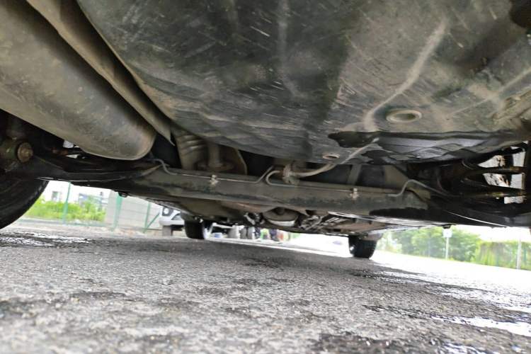 Used Nissan Livina 2010 Jingyue Edition 1.6L Manual All-Around Model Chassis Rear