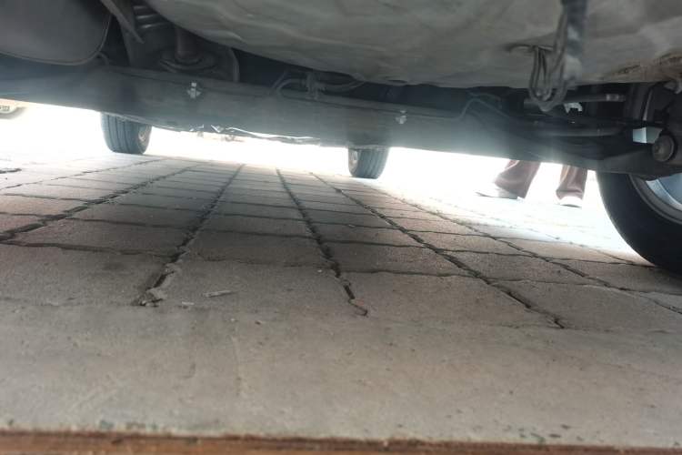 Used Nissan Livina 2010 Jingrui Edition 1.6L Manual Standard Model Chassis Rear