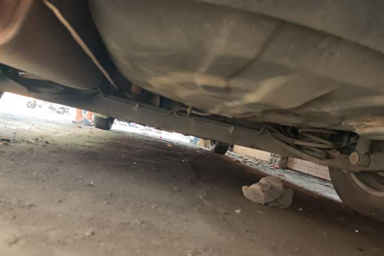 Used Nissan Livina 2010 Jingyue Edition 1.6L Manual All-Around Model Chassis Rear