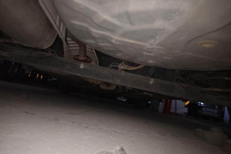 Used Nissan Livina 2010 Jingyue Edition 1.6L Manual All-Around Model Chassis Rear