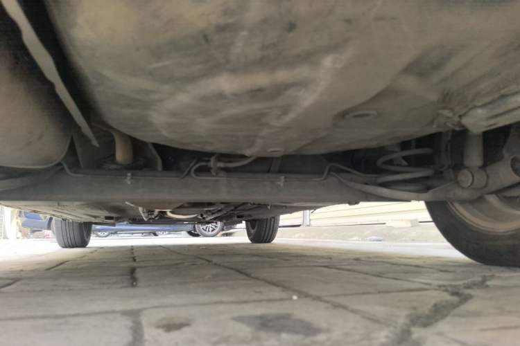 Used Nissan Livina 2010 Jingrui Edition 1.6L Manual Standard Model Chassis Rear