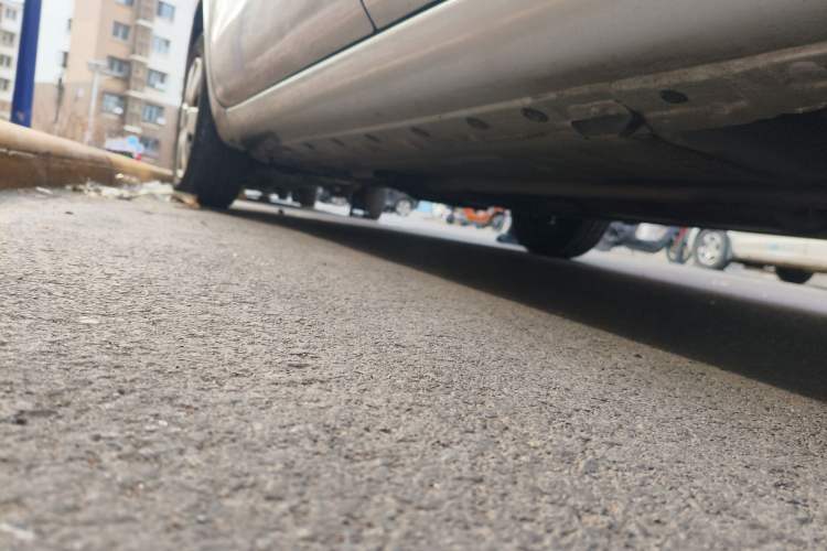 Used Nissan Livina 2010 Jingyue Edition 1.6L Manual All-Around Model Chassis Rear Left